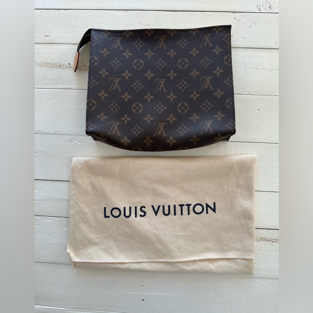 Louis Vuitton Toiletry Pouch 26